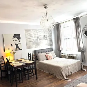  Apartament Kameralny Przy Ulicy Długiej Polska